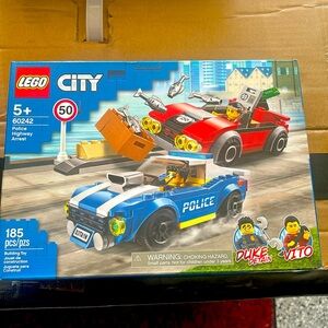 Lego city police highway arrest  60242 brand new